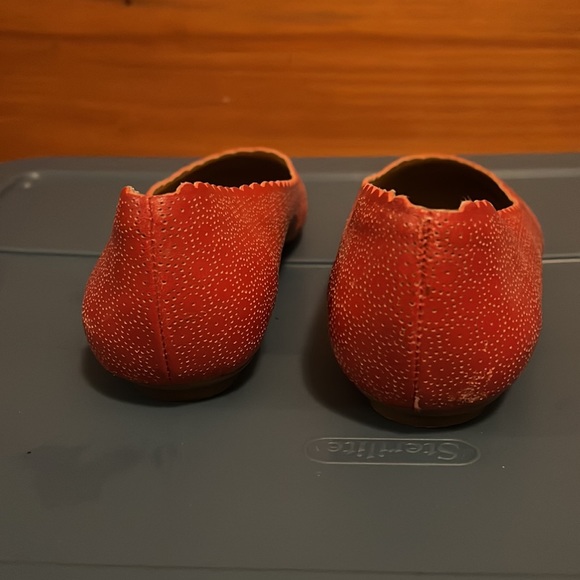 Vaneli Red Flats - Picture 3 of 11